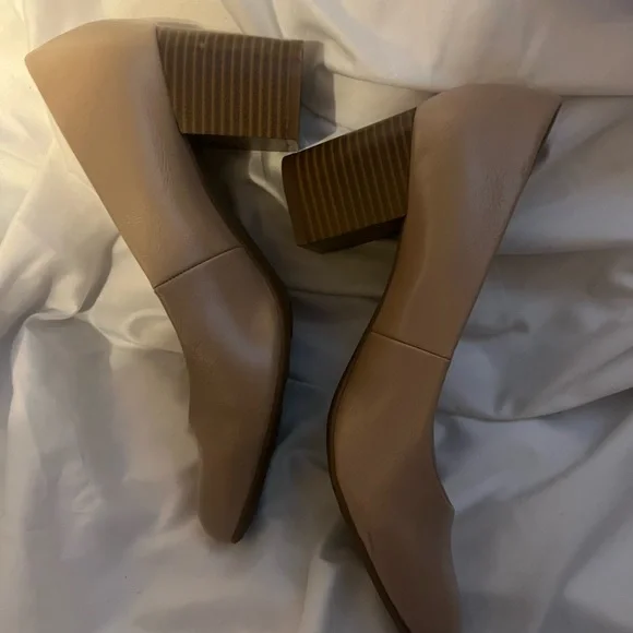 EUC Life Stride So System dress shoes. Size 8.5. - Picture 2 of 6